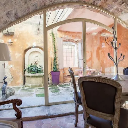Holiday home The Authentic Village House, Jacuzzi - By Feelluxuryholidays *
