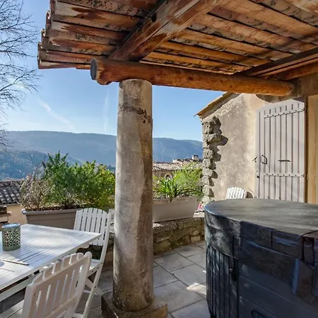 Holiday home The Authentic Village House, Jacuzzi - By Feelluxuryholidays *